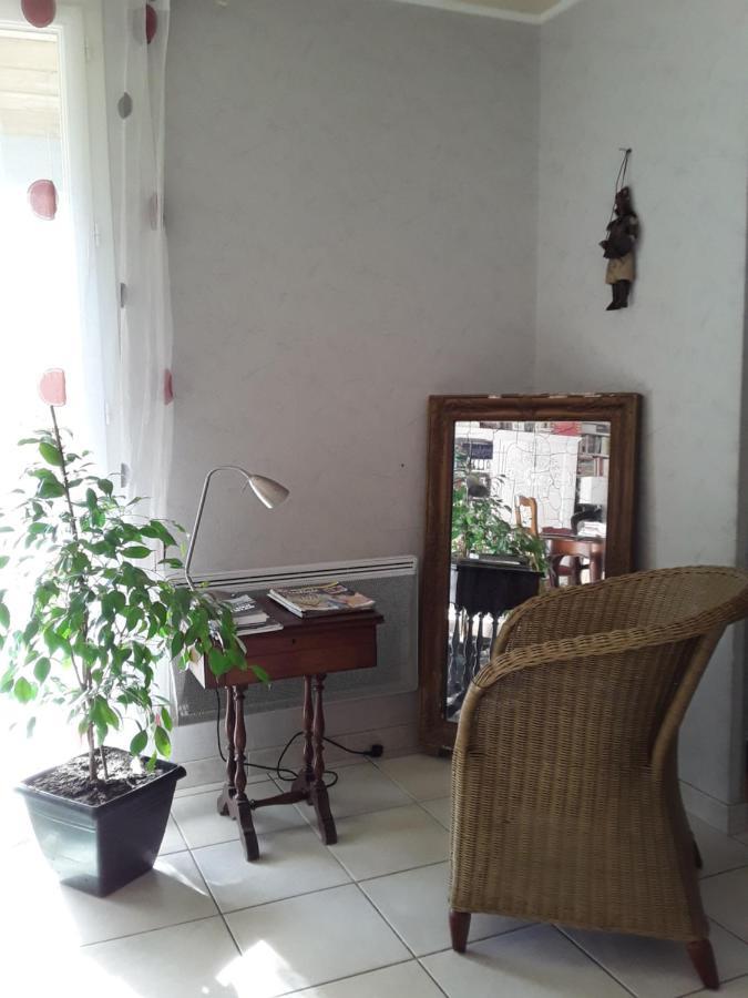 Chez Patricia Apartment Beauchalot Екстериор снимка