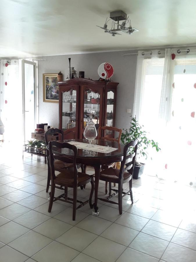 Chez Patricia Apartment Beauchalot Екстериор снимка