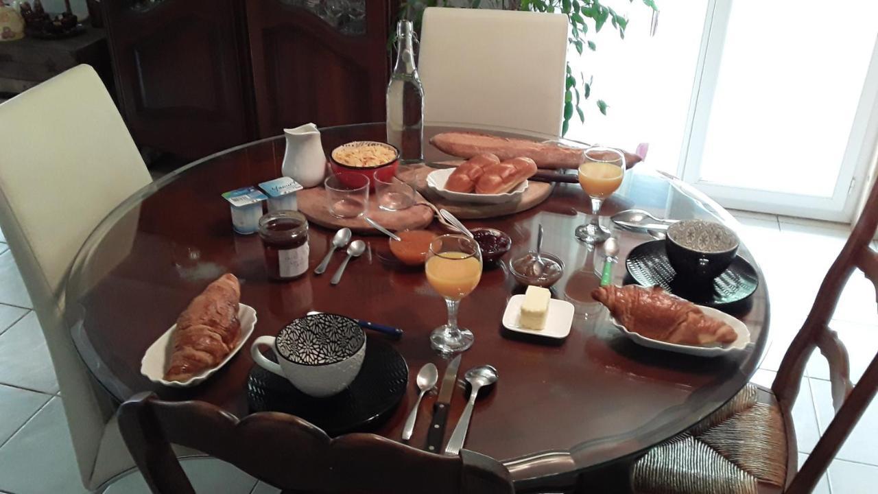 Chez Patricia Apartment Beauchalot Екстериор снимка